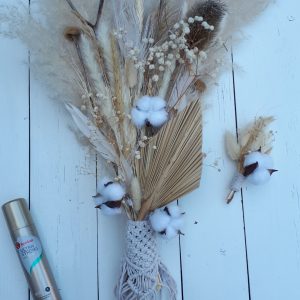 Bruidsboeket “Natural beauty” met corsage en macrame handvat