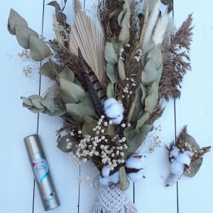 Bruidsboeket “Soft tones” met corsage en macrame handvat